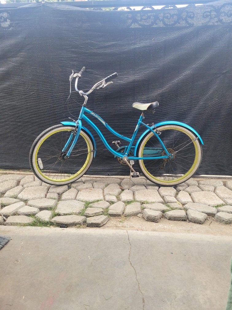 Huffy Newport Beach Cruiser Bike