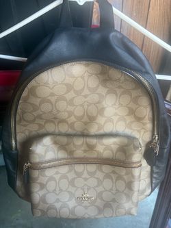 Authentic Coach Medium Charlie Backpack in Signature Canvas (GOOD condition)
