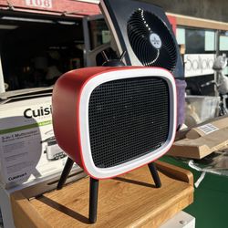 retro TV-styled FAO Schwarz Portable Peg Art Light Box toy