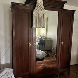 18th Century French Airmoire - chestnut 