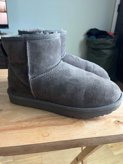 Used Ugg girls boots