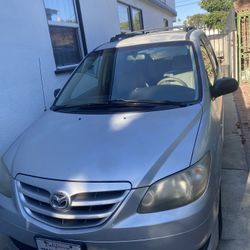2004 Mazda MPV