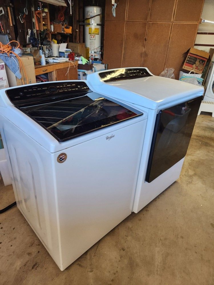 Whirlpool washer and electric dryer in great shape