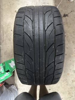 1 Used Nitto NT555 G2 285/35/20 Tire