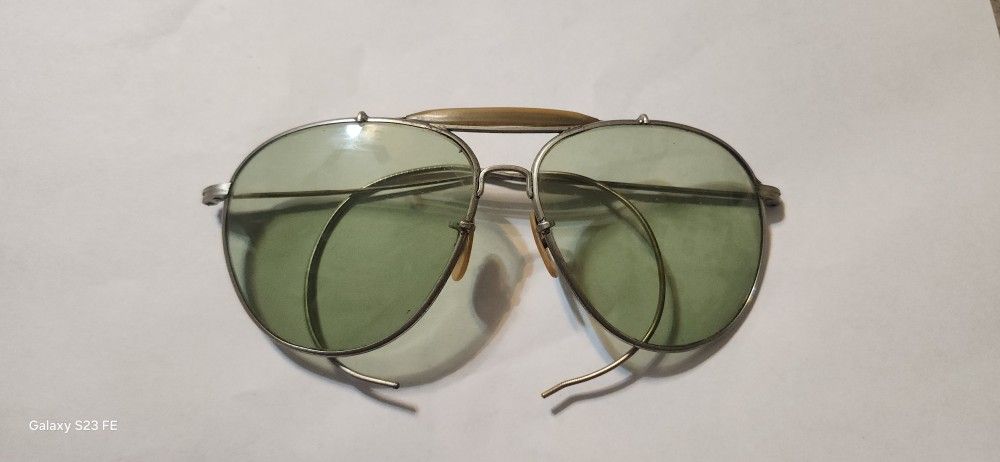 Vintage aviator sunglasses