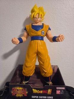 Dragonball z super saiyan goku colossal collectible figure
