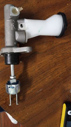 Toyota Clutch Master Cylinder Accumulator 