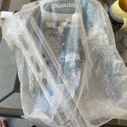 Brand NEW Makita nail GUN