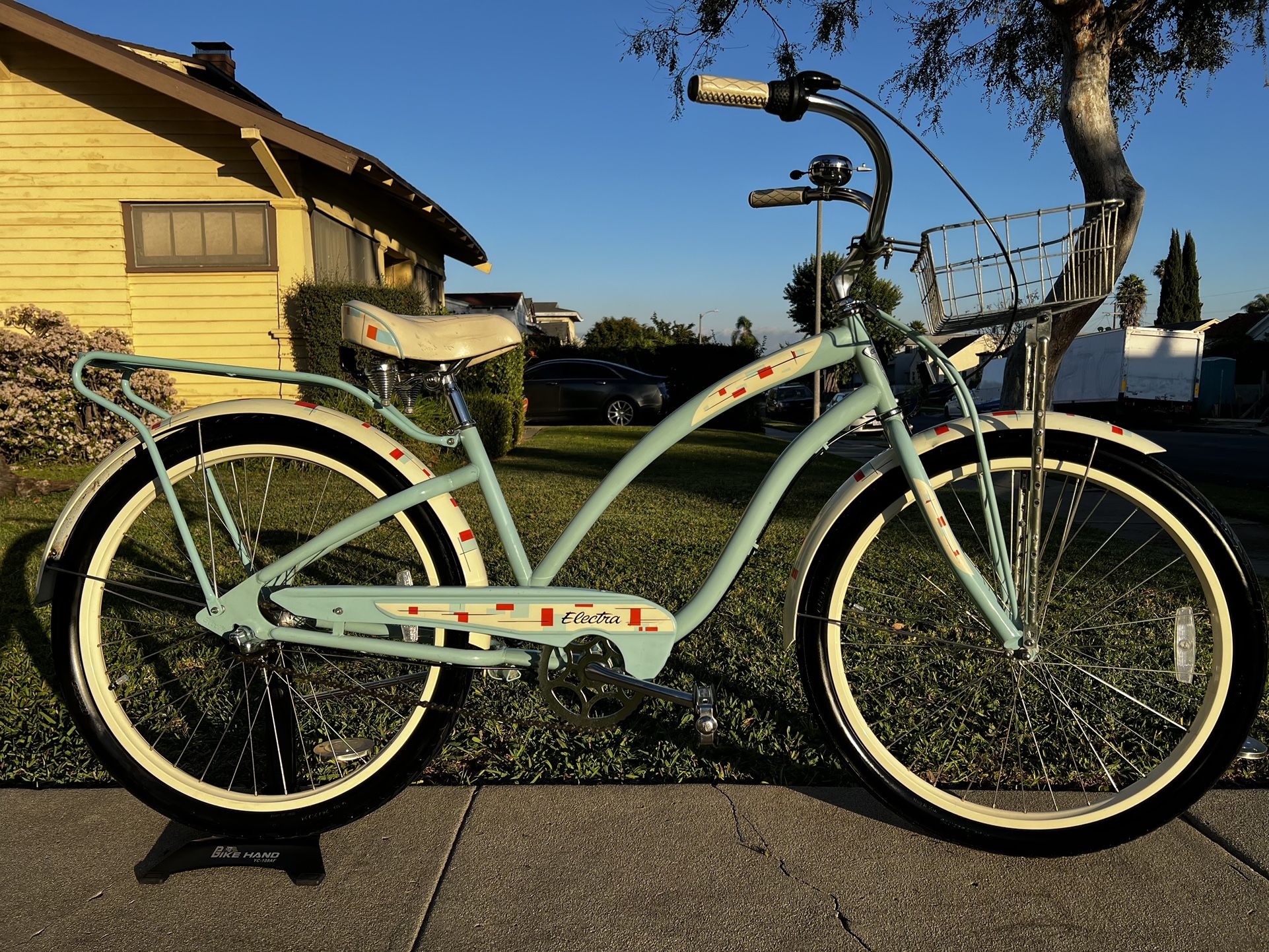 electra gigi bicycle TOWNIE GO! S Aluminum Shark Grey SM S eBike is an e Electra Townie Go! Review: A
