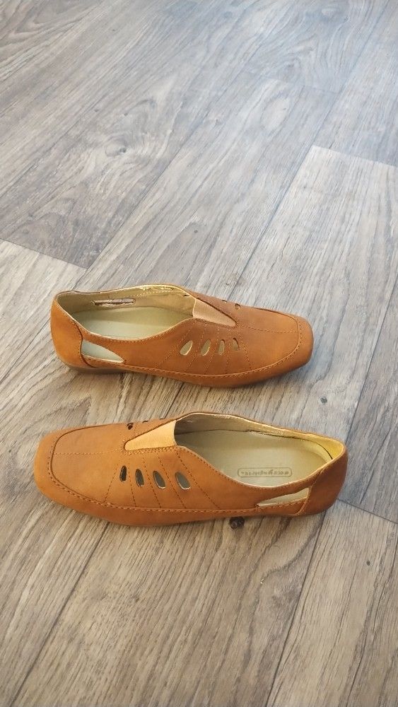 WOMEN'S EASY SPIRIT BROWN SLIP ON LOAFERS VF SIZE 7.5M