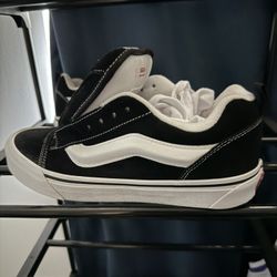 KNU SKOOL VANS