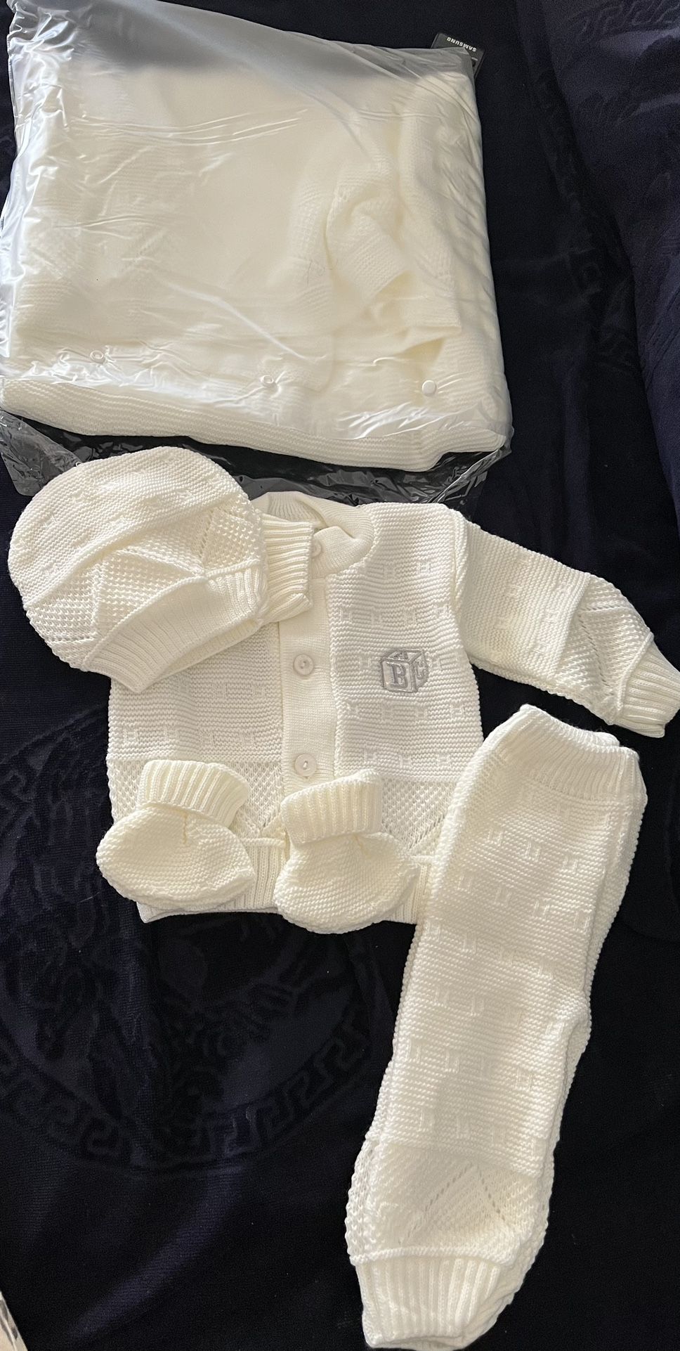 baby clothes with blanket knitted