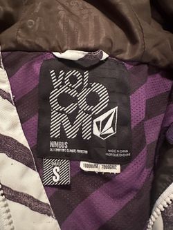 Men’s Volcom Snowboard Outfit