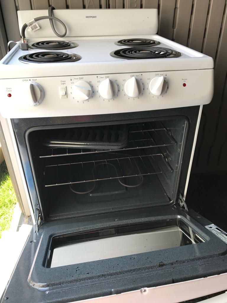 Hotpoint Electric stove for Sale in Elmsford, NY - OfferUp