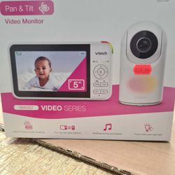 VTech 5 inch Digital Video Baby Monitor with Pan and Tilt and Night Light, VM5267 (White)