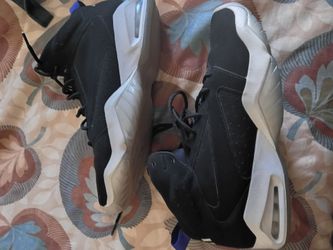 Jordans.9.5 worn twice