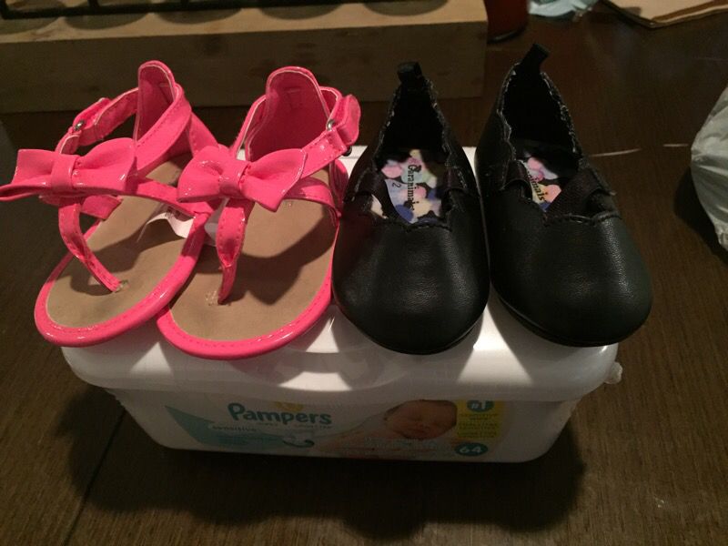Baby shoes size 2 and pampers baby wipes