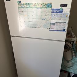 Maytag Top-Freezer Refrigerator 18 Cu. Ft. White – PowerCold / LED Lighting