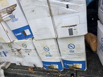 Mapei grout. 
Cocoa, Montana gray and suede.