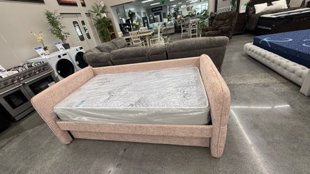 DAY BED
