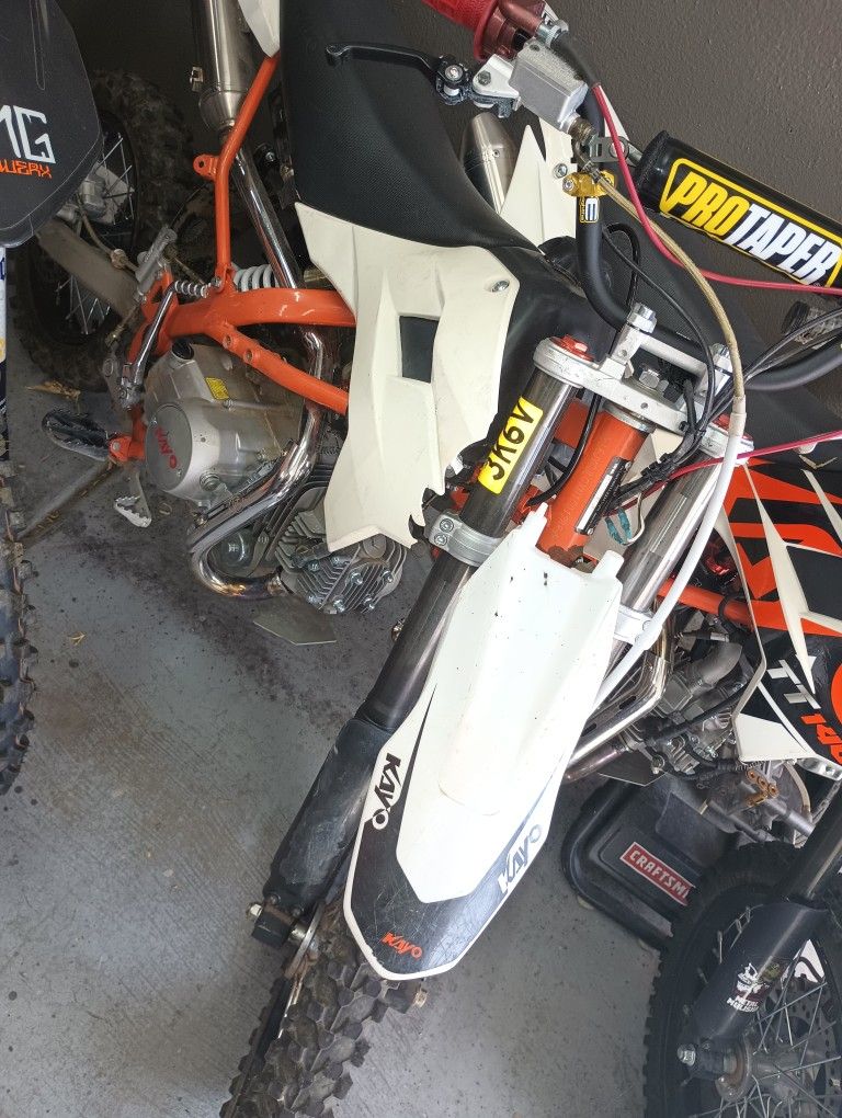 Beautiful 4 Stroke 125cc Dirt Bike