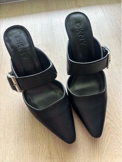 DKNY black shoes size 8m .
