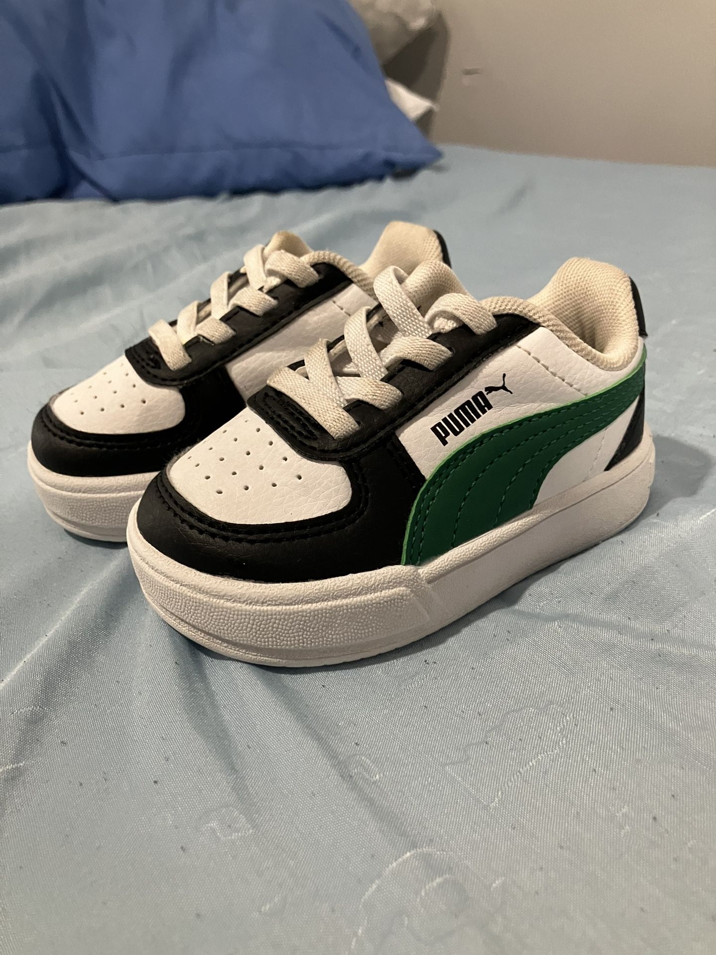 5c Puma Sneakers
