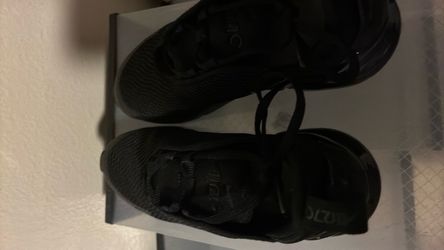 Shoe