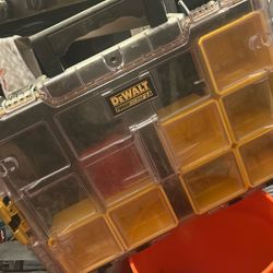 dewalt  screw organizer 