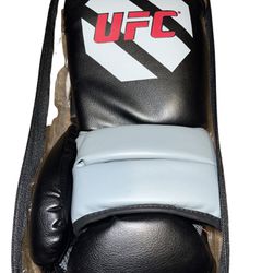 UFC MMA Boxing Gloves, Black/Gray, 14-Ounce