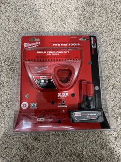 Milwaukee M12 12-Volt Lithium-Ion XC Battery Pack 4.0 Ah and Charger Starter Kit