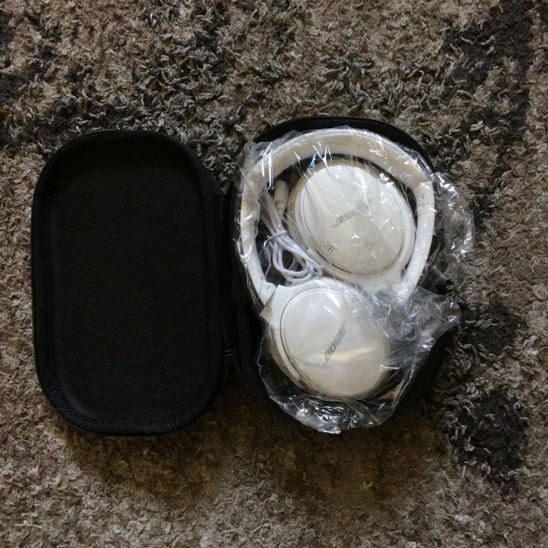 Used BOSE Quiet Comfort 45 Bluetooth Headphones - White