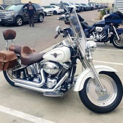 🏍️ 2000 Harley-Davidson Fat Boy – Only 14,300 Miles! 🔥