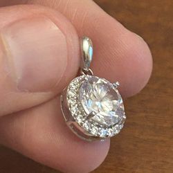 925 Sterling Silver  v29 2.33g 3/4 Inch Pendant Jewlery 