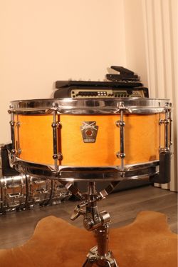 Ludwig 5”x14” Classic Maple Snare Drum w/ Tube Lugs