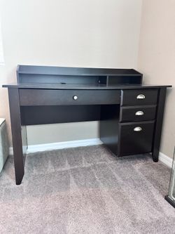 Computer desk