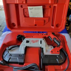 Milwaukee Electric Bandsaw 