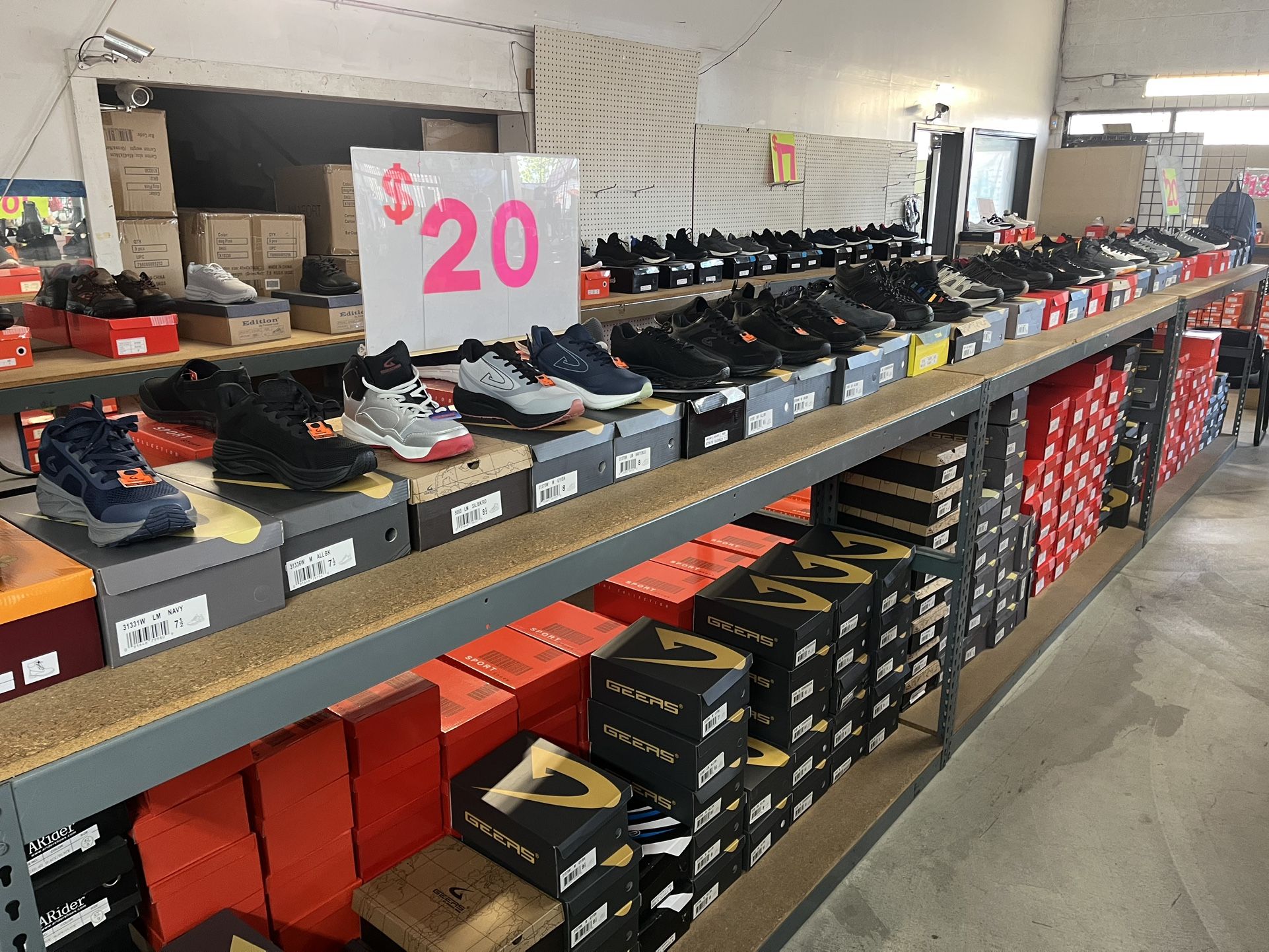Man Tennis Shoes $20
