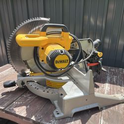 DEWALT 12-Inch Miter Saw, 15-Amp