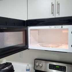 Microwave. Plateado.