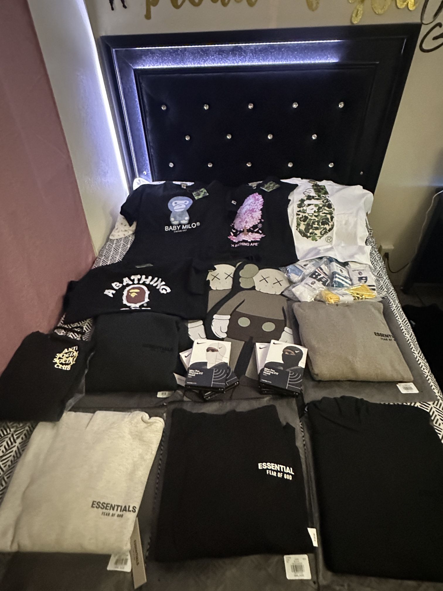 Bape,anti Social,kaws Rug,spider,Nike Ski