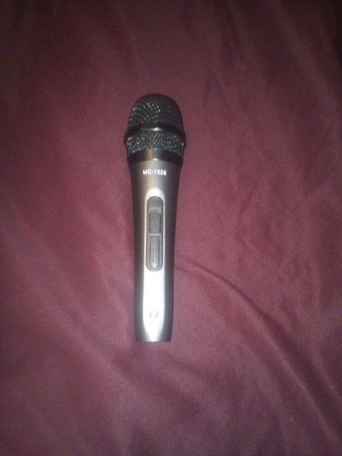 Ridgeway MC-1326 Professiona Microphone.