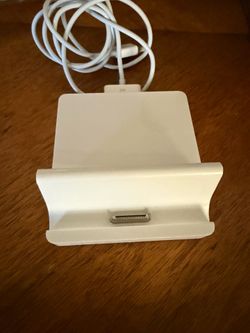 Apple 30 pin dock cradle with charger