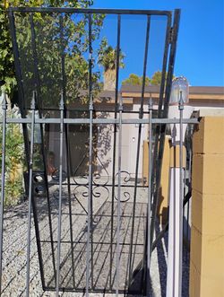 Front door gate bar door