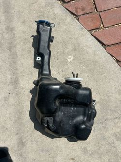 2008-2014 Mercedes Benz C-Class Windshield Wiper Fluid Tank A204 806 18 60
