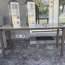 Desk/table  ( Top Glass, And Metal Stand) Glass 60x22