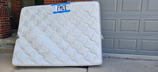 Free Queen Mattress available for free. Pick Up Only.
