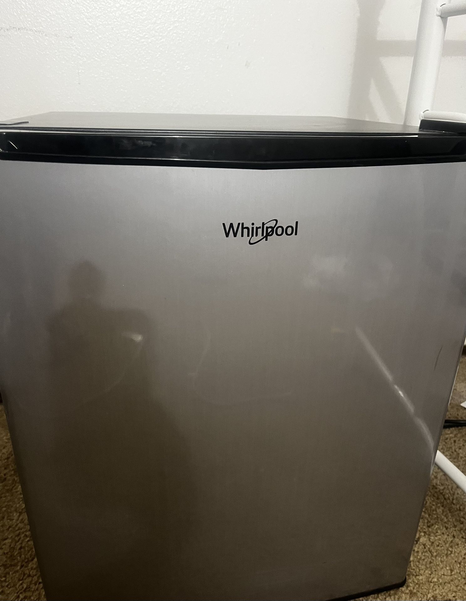 Whirlpool Mini fridge