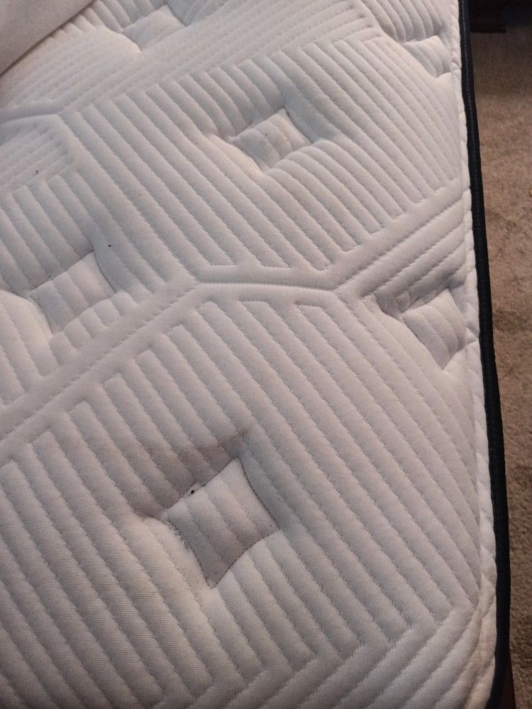 Queen Size Mattress And Box Spring