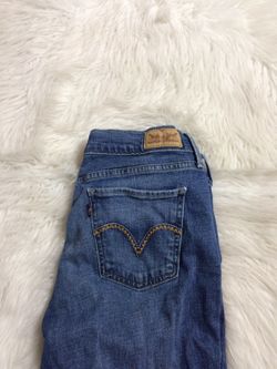 Women's Levi straight leg denim size 4